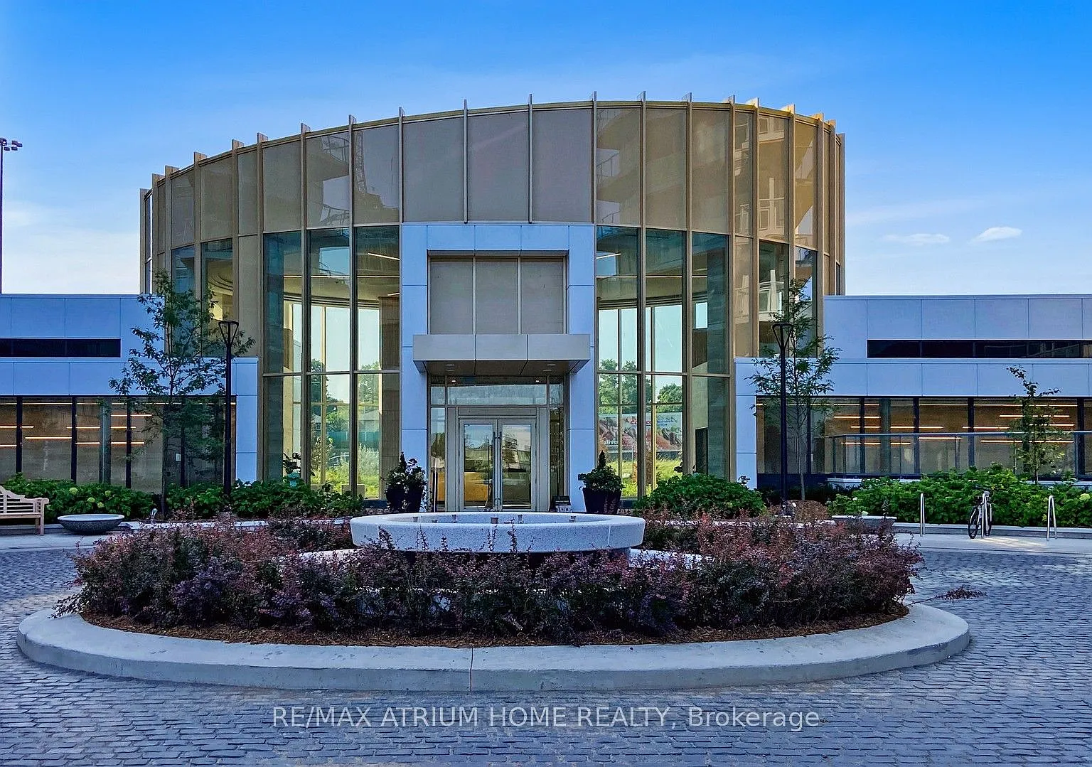 2 bed, $3,200 — Photo 2
