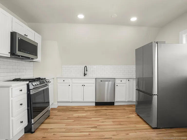 101 Noble Ave — Photo 3