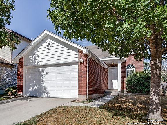 3rd image of 16702 Winding Oak Dr