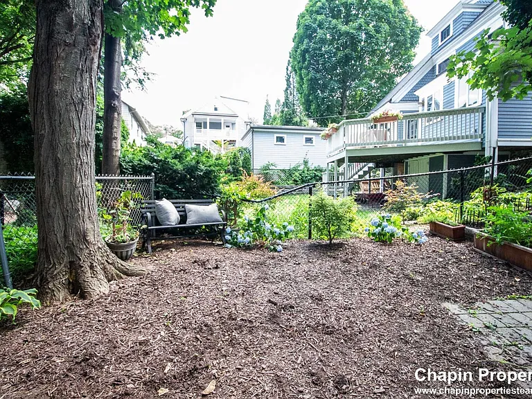 Cypress St — Photo 31