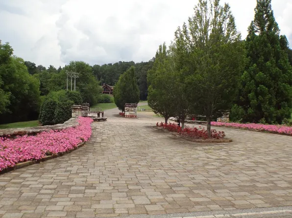 20 Porter Creek Dr, Franklin, NC 28734