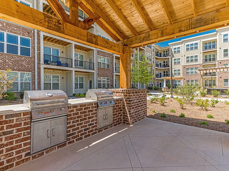 Ashlynn Ridge 55+ Apartments — Photo 26