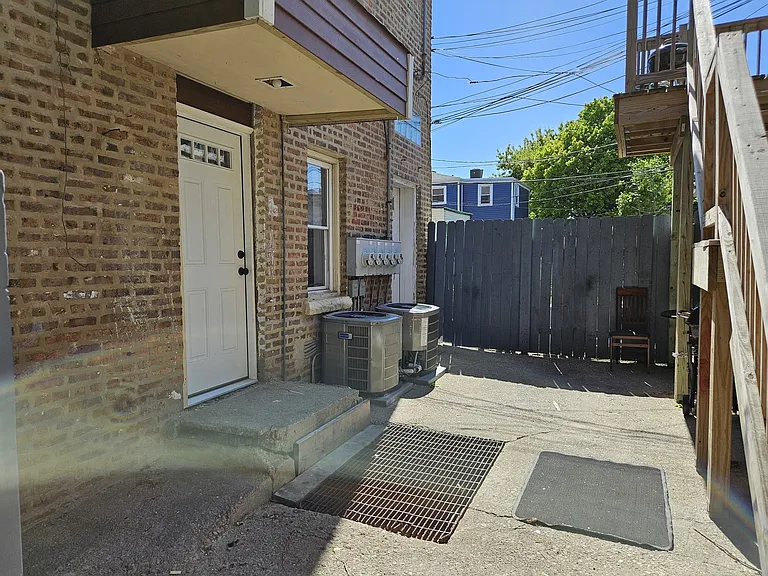 2500 W Pershing Rd #1R — Photo 18