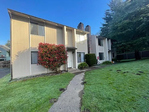 3050 Lk Wood Blvd Photo 1