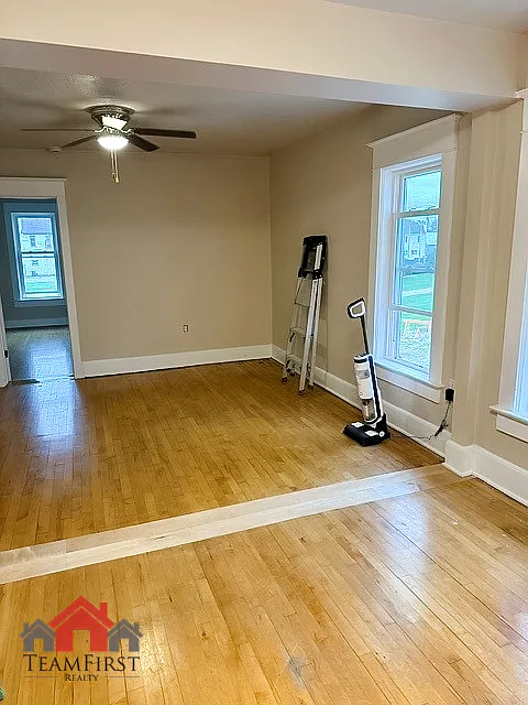 205 North Maple Street - 204 — Photo 4