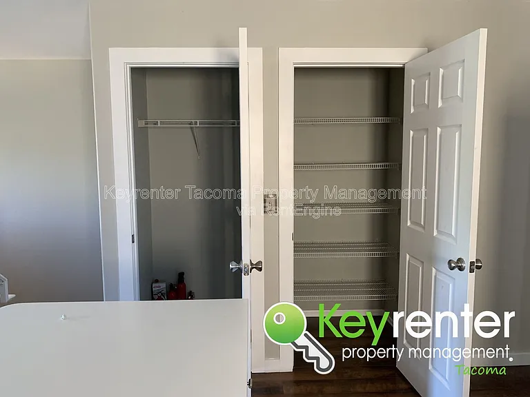 628 N Steele St — Photo 10