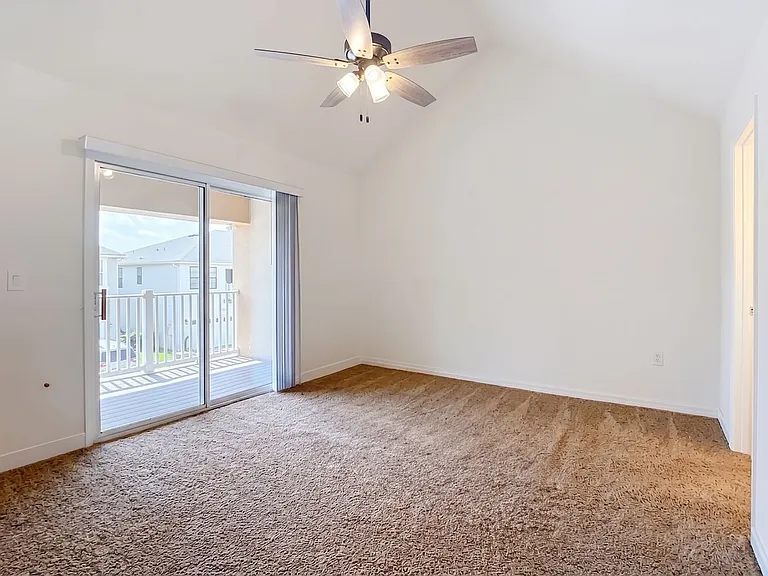 2437 Varenna Loop — Photo 10