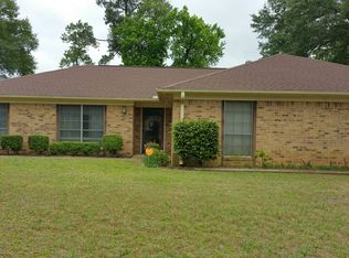 8 Spring Valley Cir, Longview, TX 75605