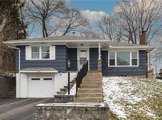 105 Barrington Rd, Syracuse, NY 13214