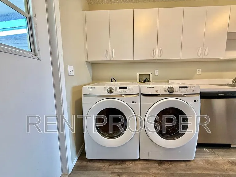 350 Winter Ridge Blvd — Photo 16