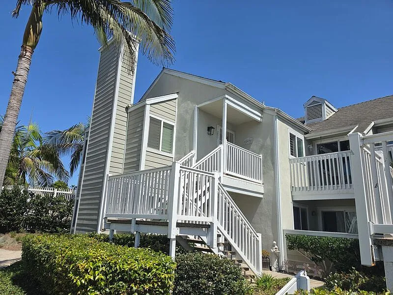 2 bed, 2.0 bath, 1150 sqft, $3,850 — Photo 2