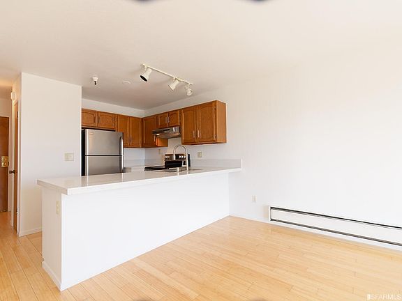 5th image of 275 Burnett Ave APT 6