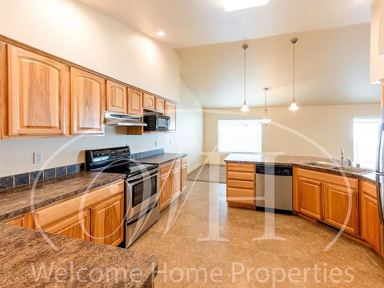 741 SE Magnoni Dr — Photo 12