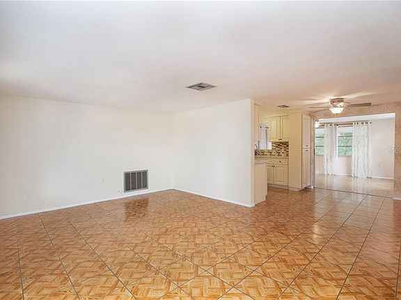 4th image of 3408 Blue Bird Dr