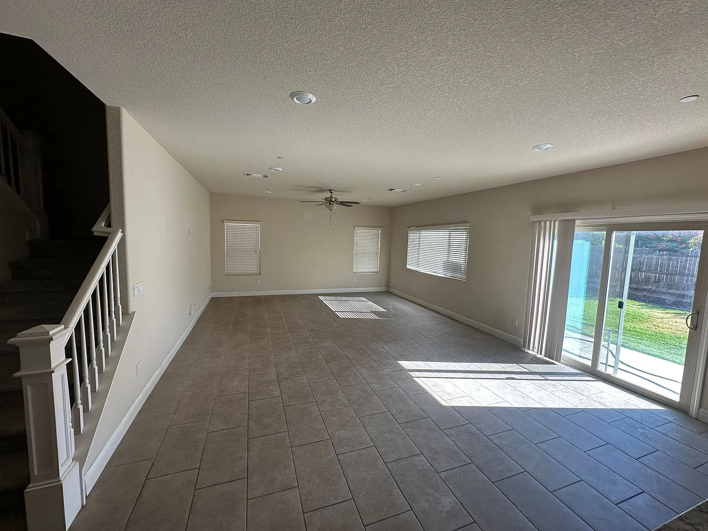 4 bedroom 2 bath House for RENT — Photo 3