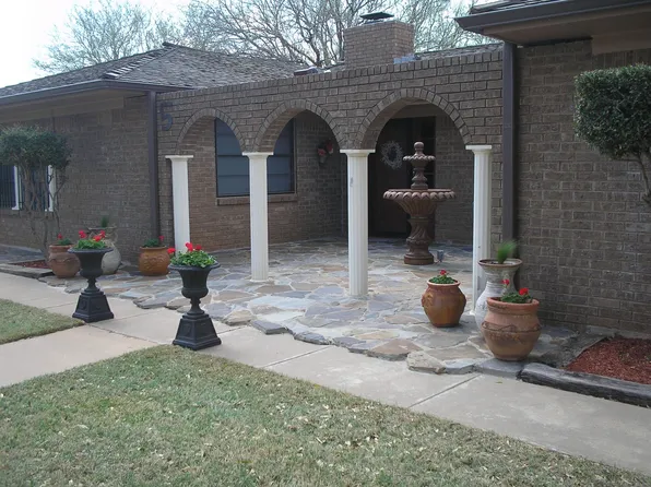 5 Sycamore Cir, Burkburnett, TX 76354