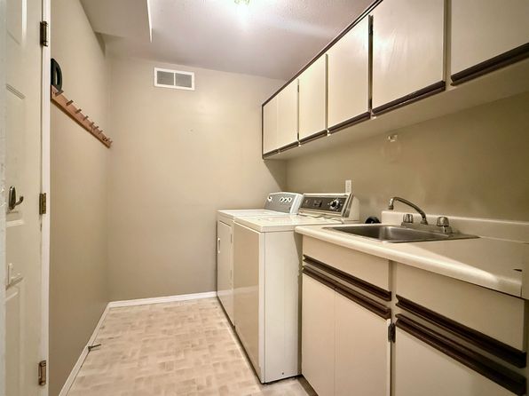 4 bedroom rental in Surrey — photo 21