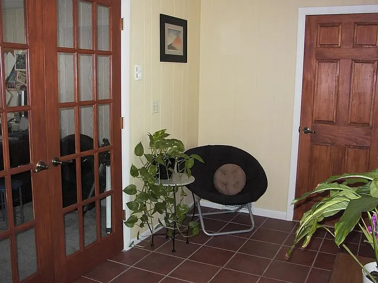 1 Cayuga Dr — Photo 7