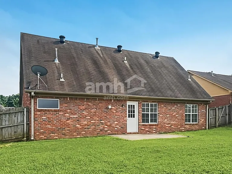 1400 Pendulum Dr N — Photo 17