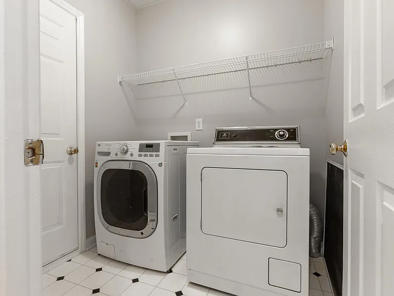 610 Park York Ln — Photo 20