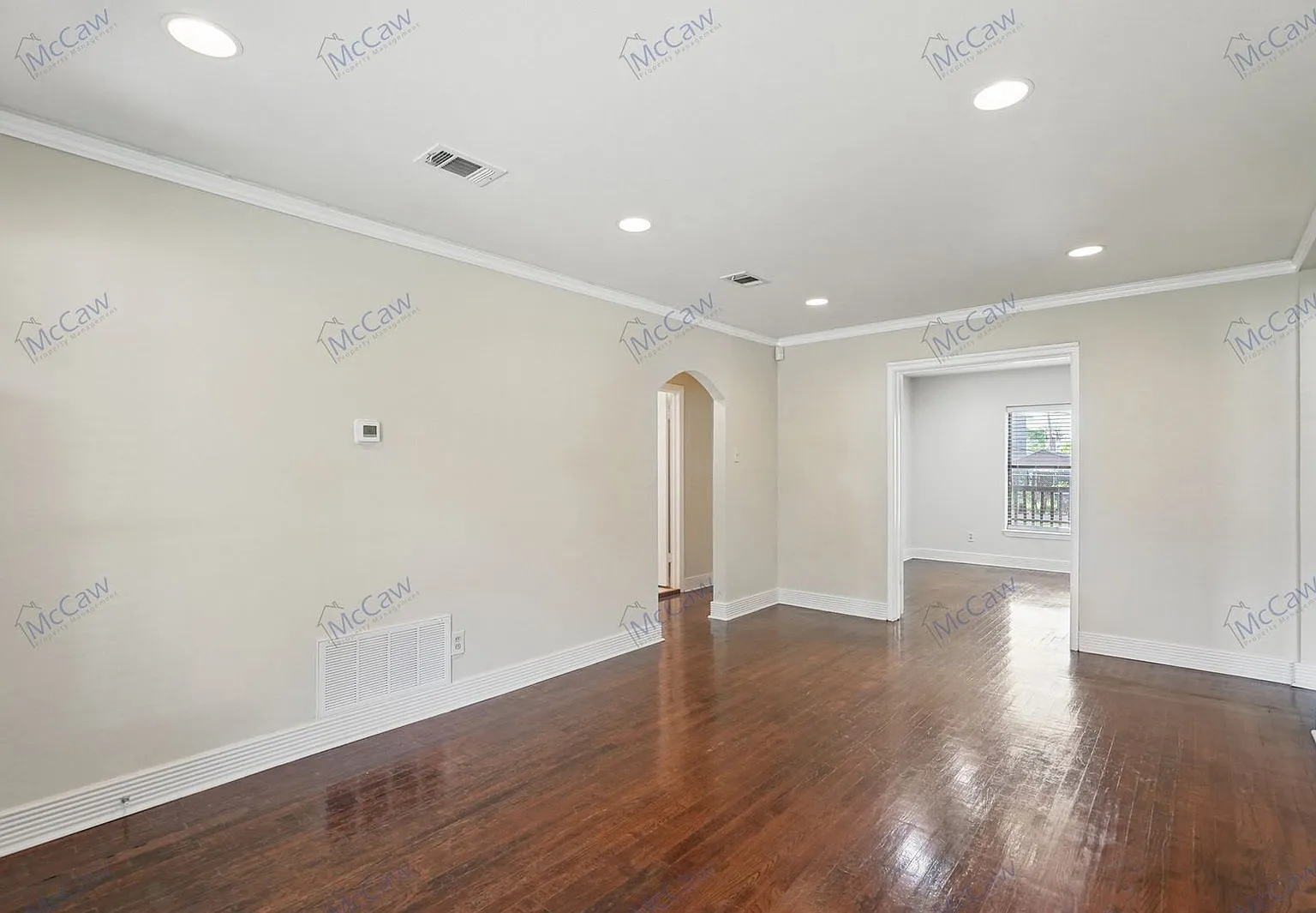 3 bed, 2.0 bath, 1296 sqft, $2,700 — Photo 4