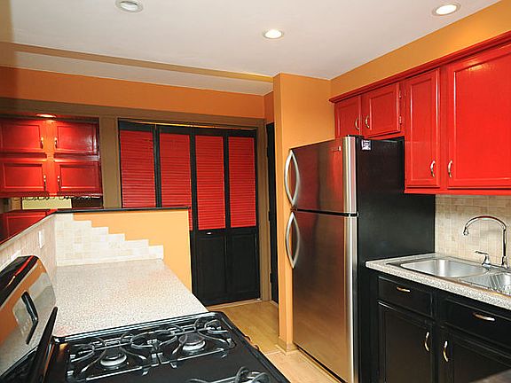 3rd image of 1623 Ashland Ave APT 3C