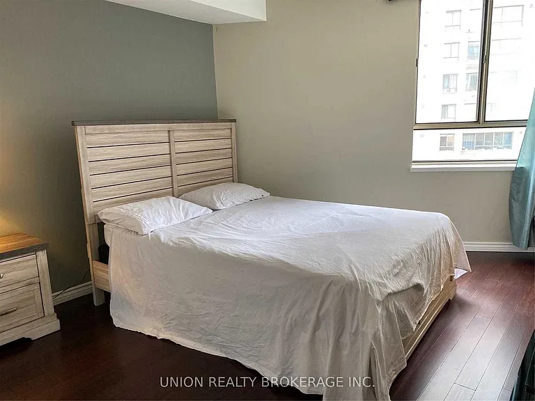 260 Queens Quay W #707 — Photo 6