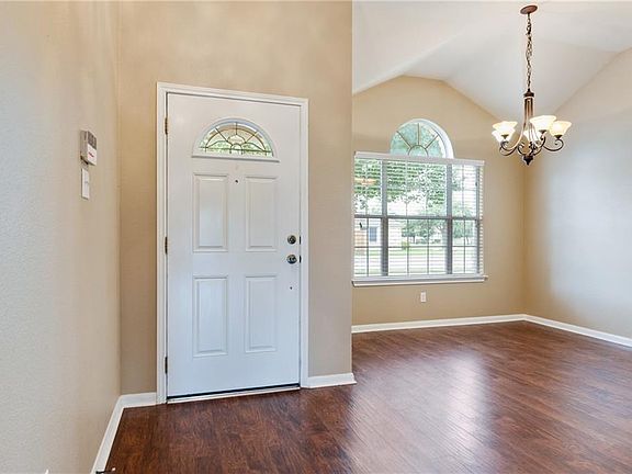 5th image of 110 Swenson Dr