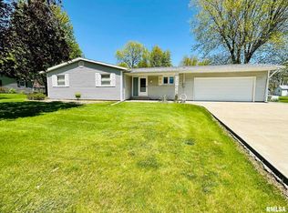 113 Illinois Ave, East Galesburg, IL 61430