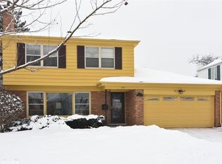 715 E Mayfair Rd, Arlington Heights, IL 60005