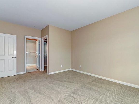 2nd image of 22639 NE Alder Crest Dr #204