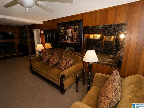 4th image of 963 Cloverdale Dr