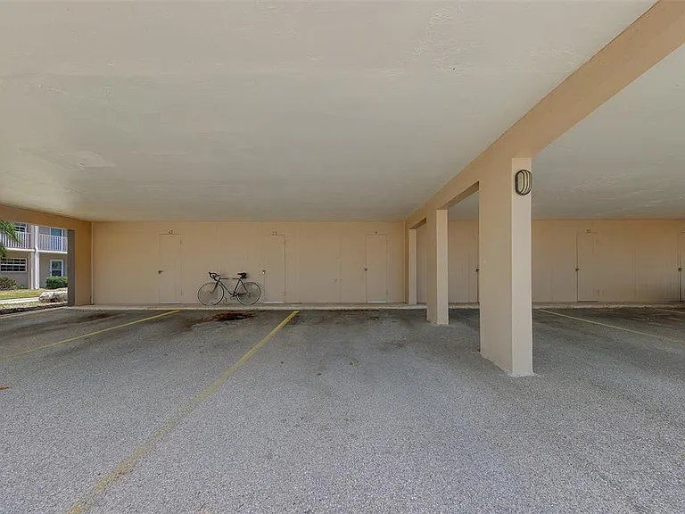 10215 Regal Dr #4 — Photo 34