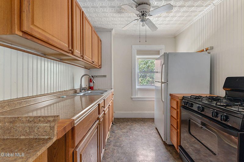 5th image of 345-349 4th Street