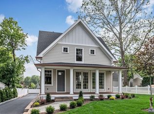 16 Storms Ave, Park Ridge, NJ 07656