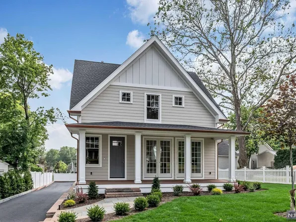 16 Storms Ave, Park Ridge, NJ 07656