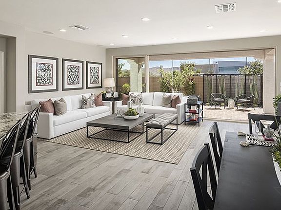 2nd image of 2810 E Hidalgo Ave