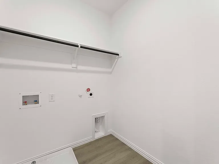 1215 Daybreak Dr — Photo 21