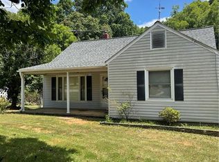 7530 E Holly Grove Rd, Thomasville, NC 27360