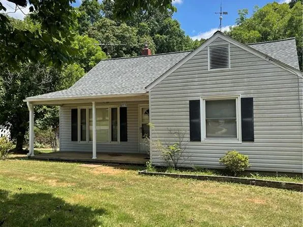 7530 E Holly Grove Rd, Thomasville, NC 27360