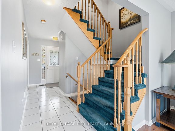 5th image of 105 Hanton Cres