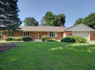 3905 Farhills Dr, Champaign, IL