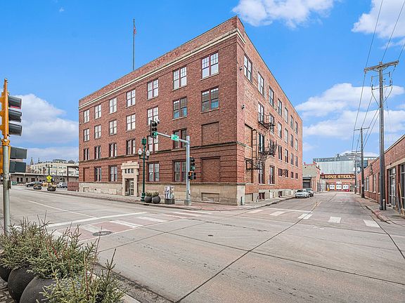 5th image of 196 E 6th St #203