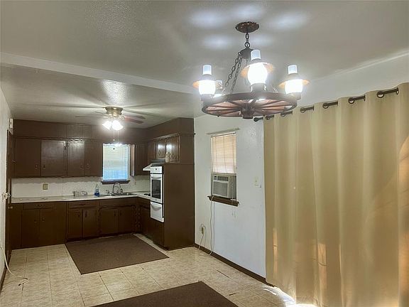 3rd image of 6404 S Byers Ave