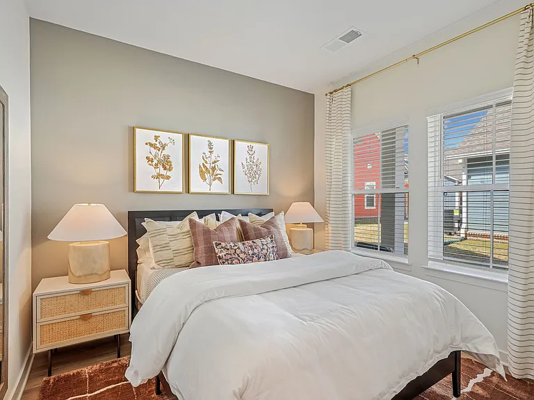 Hamlet Watkins Centre - Homes & Townhomes for Rent — Photo 24