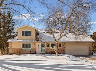 5690 136th Street Ct, Apple Valley, MN 55124
