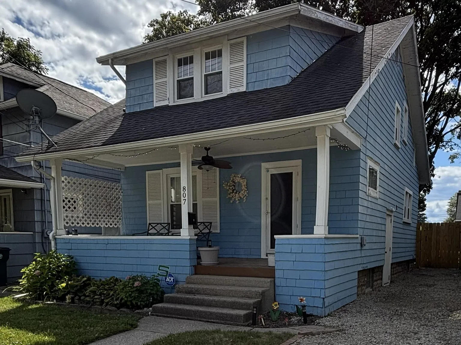 3 bed, 1200 sqft, $2,200 — Photo 2