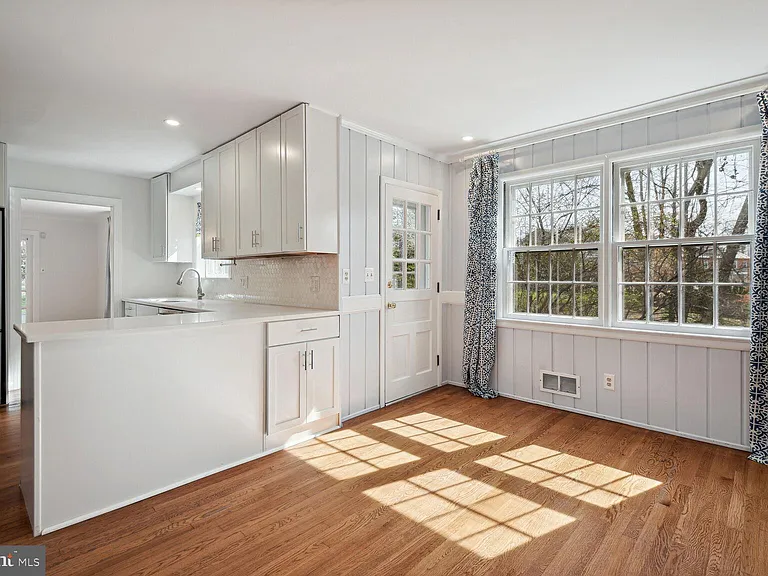 5801 Hillburne Way — Photo 11