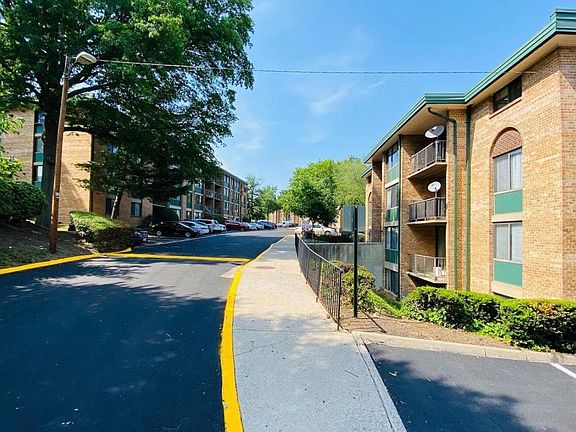 2nd image of 483 N Armistead St APT 202
