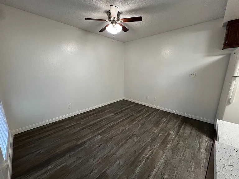 Raintree Garden Apartments — Photo 4